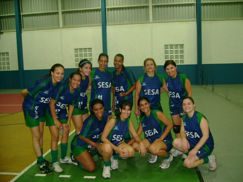 SESA - Meninas do futebol de salão da Sesa recebem medalhas e