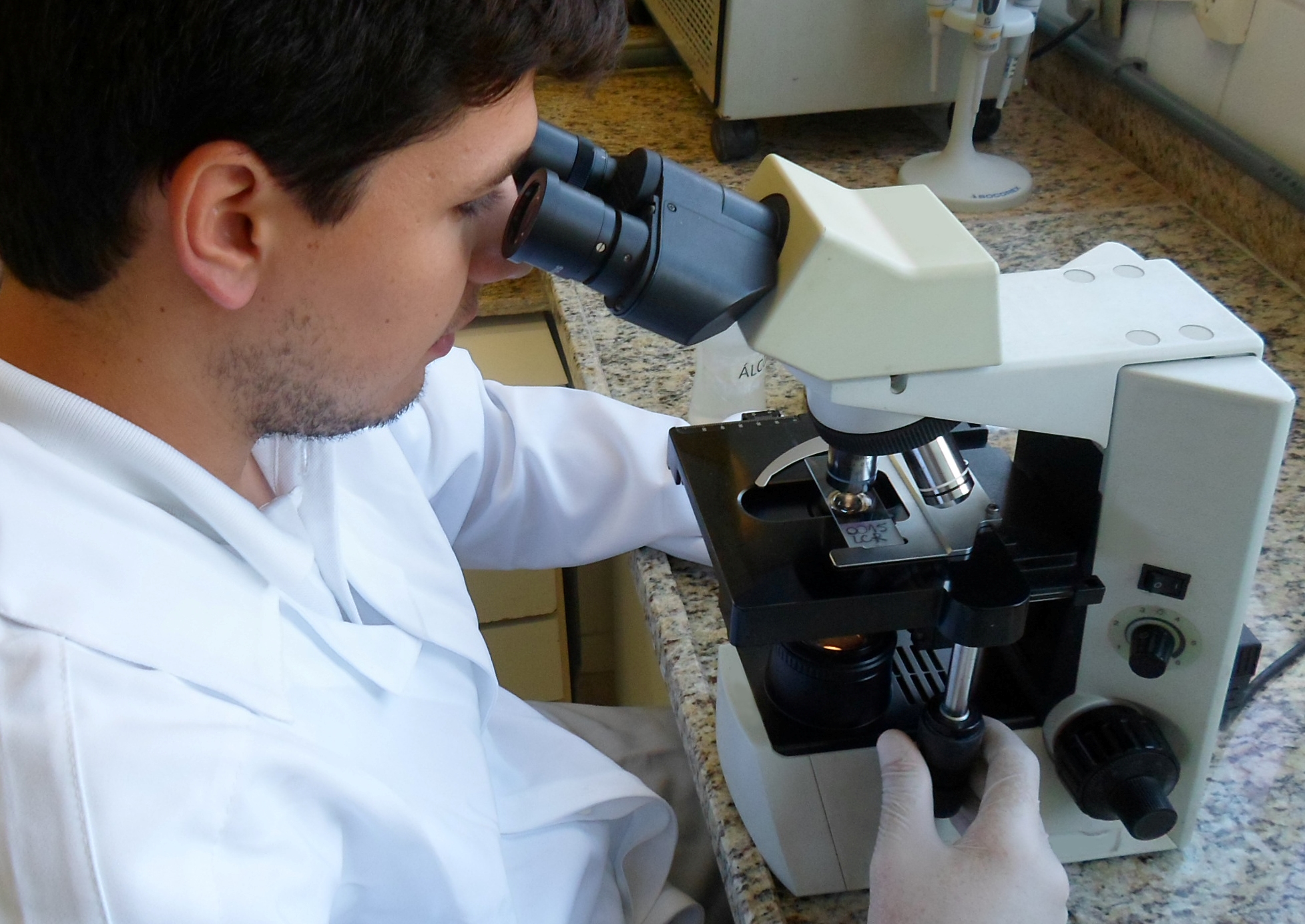 AnaliseAgua_MicrobiolMedica_270215_Edit