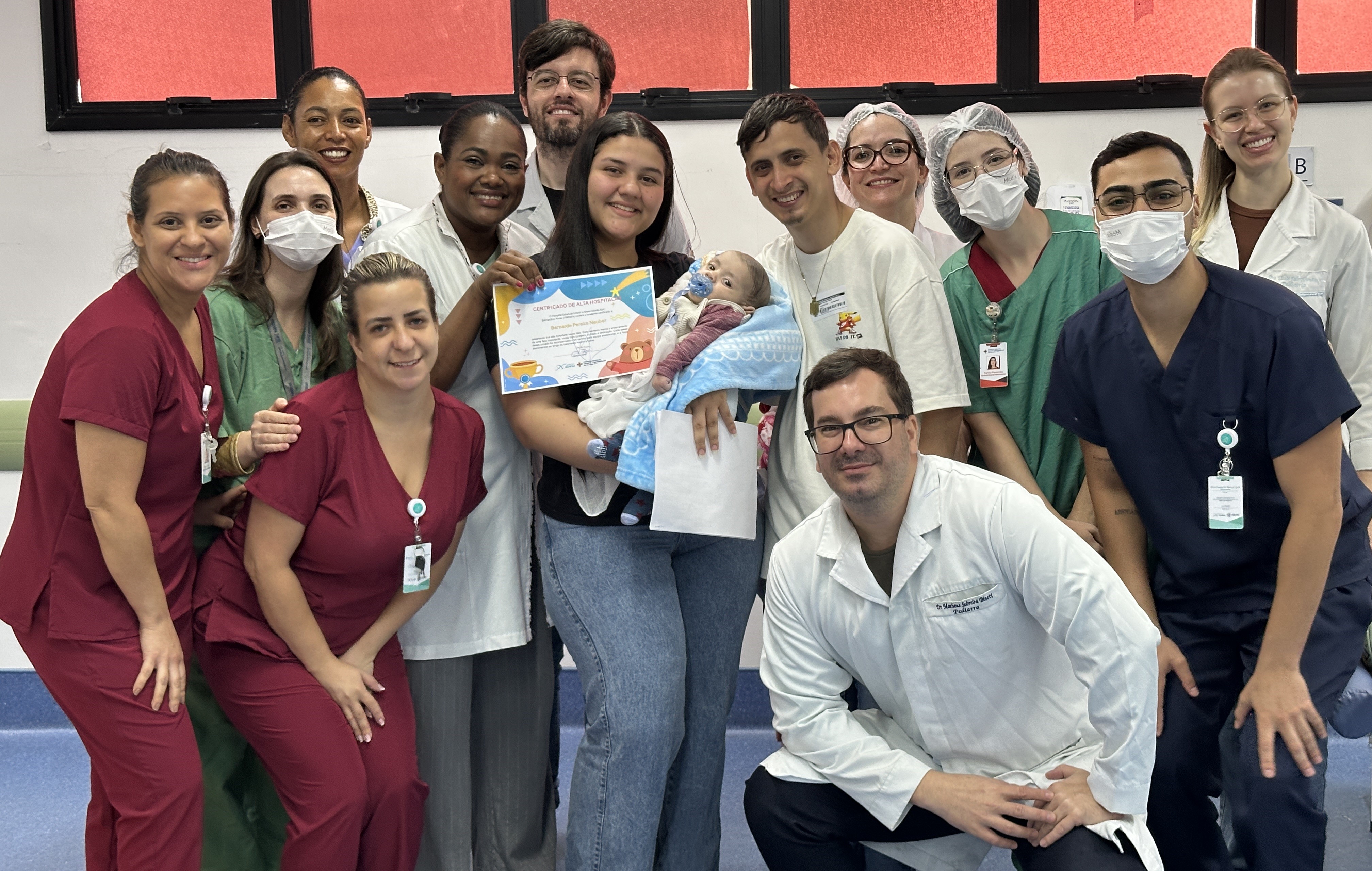 Equipe UTIP e a família de Bernardo 
