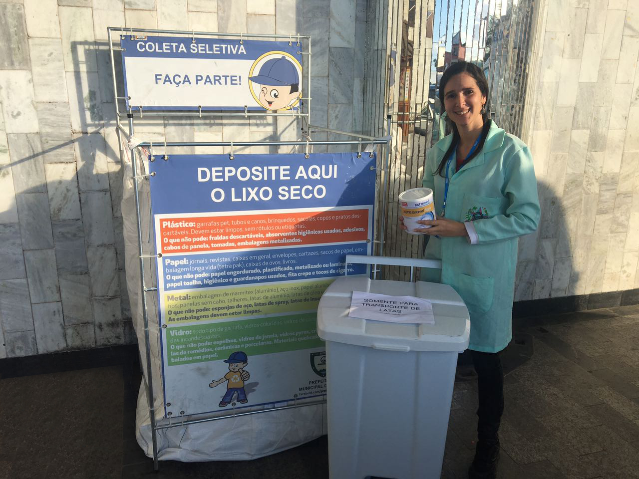 FCES_EntregaLatasReciclagem_280717