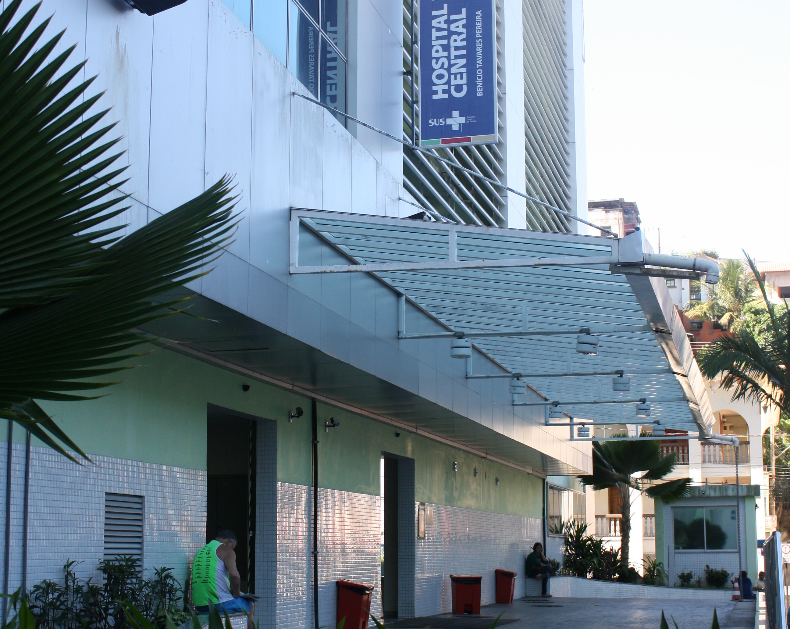 HEC_Fachada_300315
