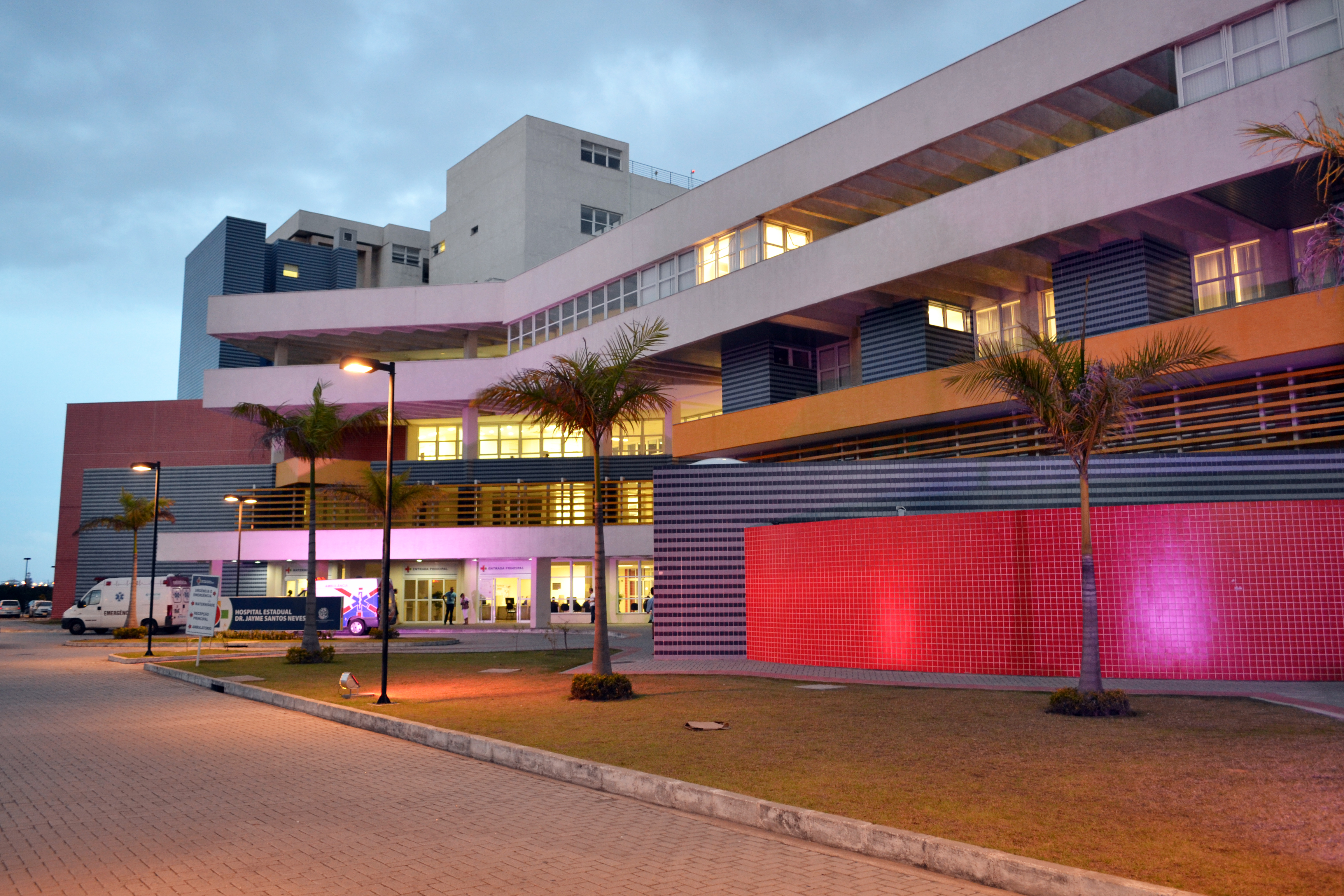 Fachada_HEJSN_Outubro_Rosa