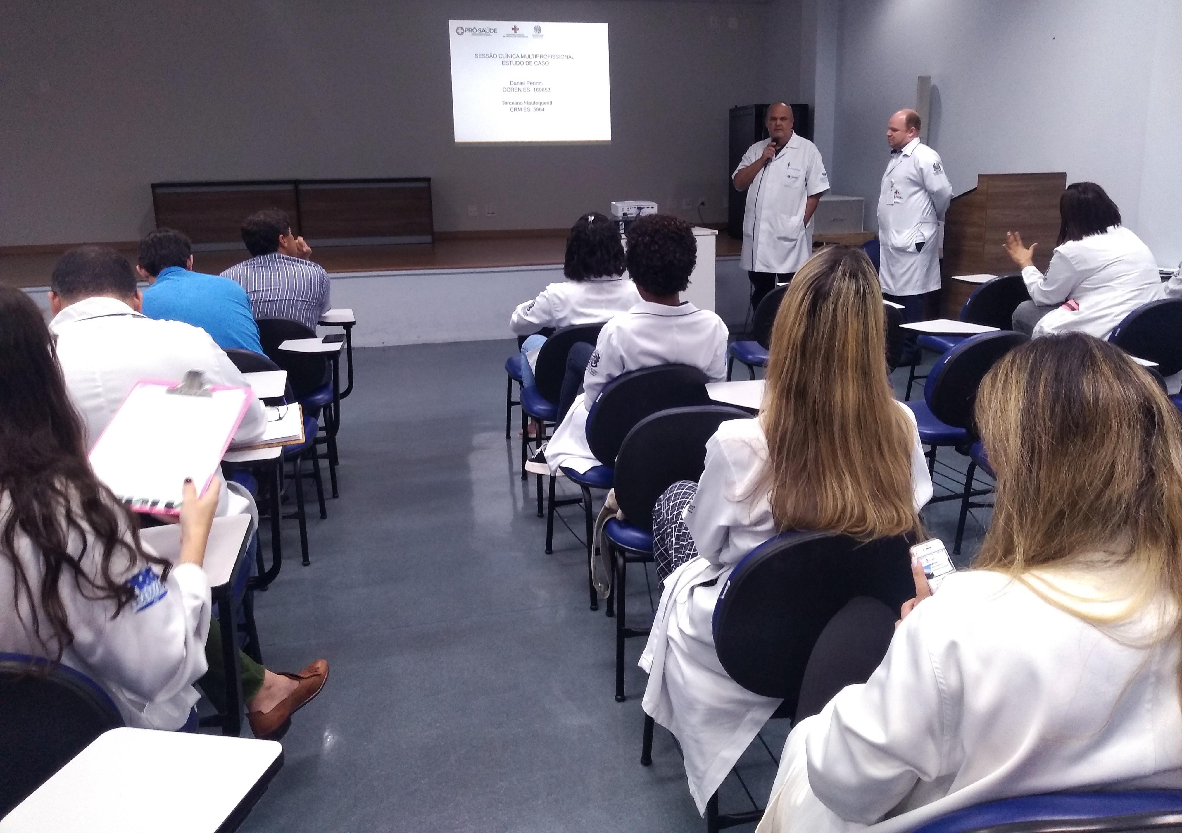 Sessão Multiprofissional_1HEUE (002)