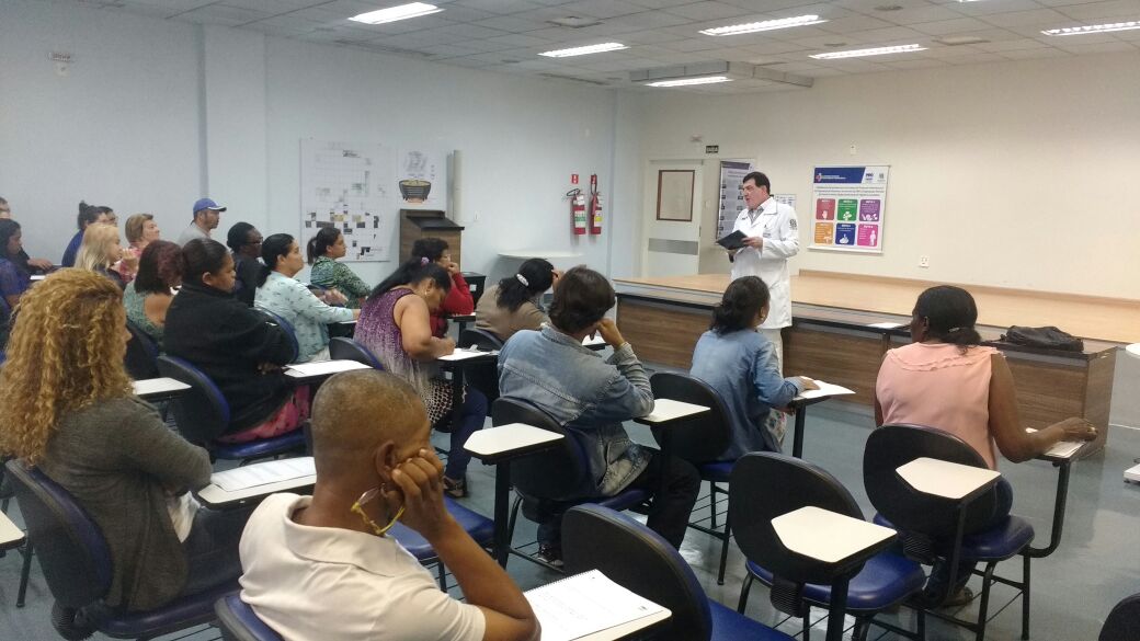 HSL_ensina_acompanhantes_a_prevenir_queda de_idosos_em_casa