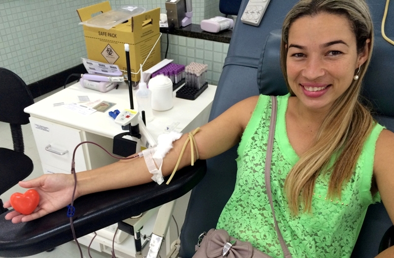 Voluntaria_Hemoes_020915