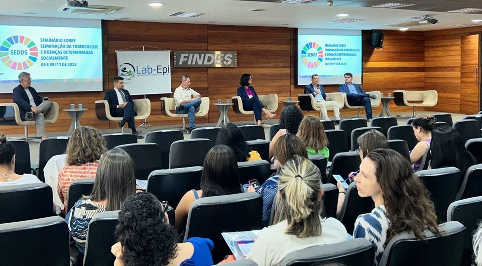 Profissionais do Observa TB participam de seminário sobre eliminação da tuberculose3 (1)