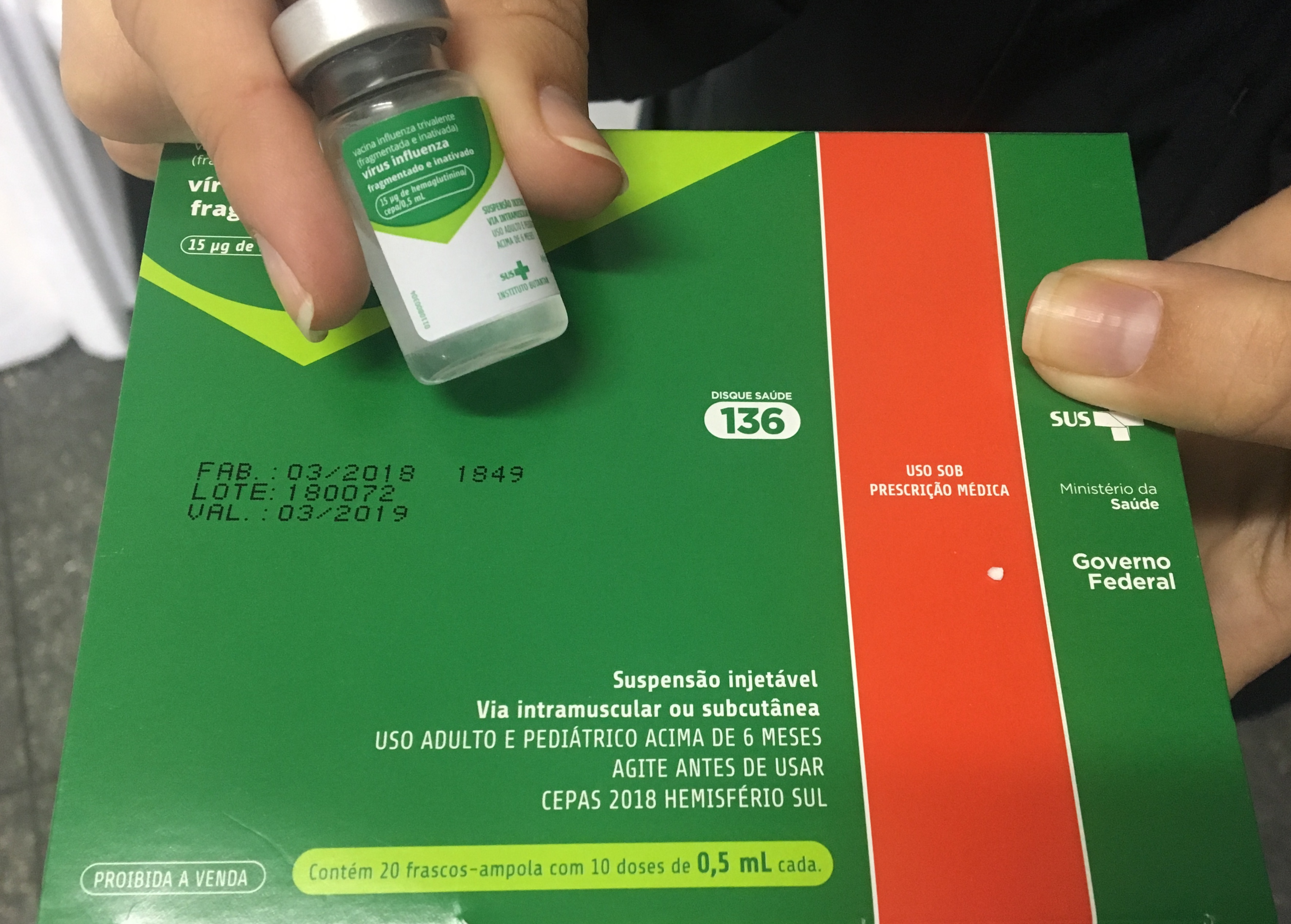Vacina contra gripe é recebida e distribuída em lotes