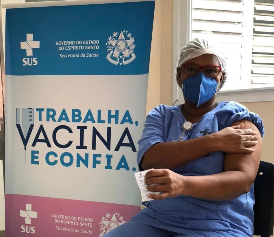 Segunda dose da vacina contra a Covid-19 começou a ser aplicada no Espírito Santo esta semana